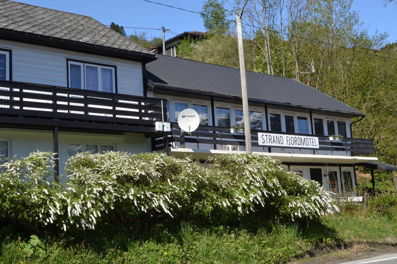 Strand Fjordmotel Ульвик Екстер'єр фото